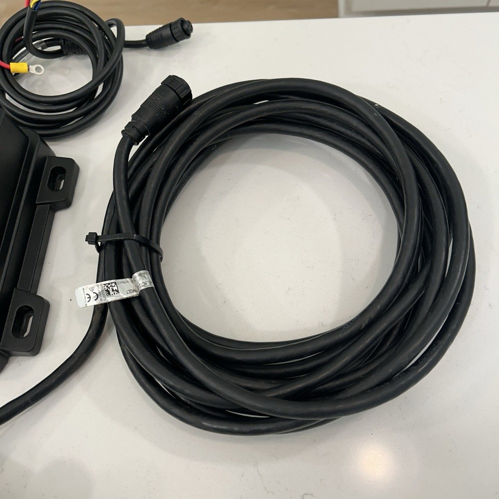 Lowrance Active Target 1 Sonar System Black Box And Transducer