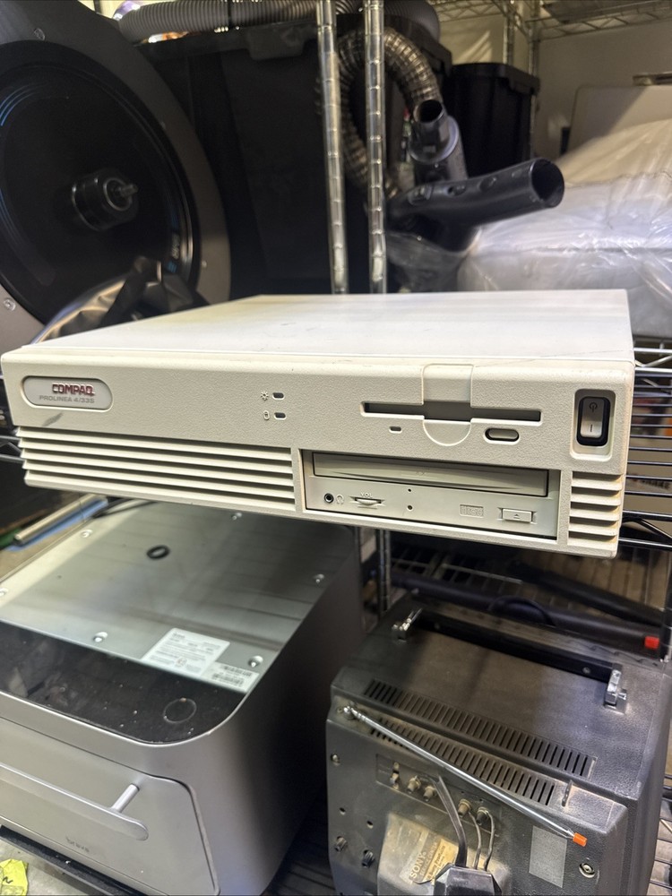 Vintage Compaq ProLinea 4/33S Desktop Computer - Powers-On - Needs Repair