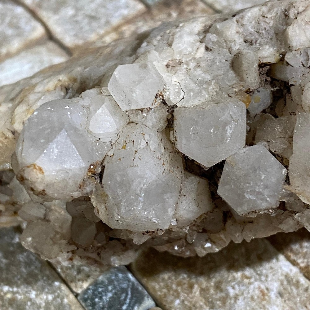 QUARTZ ASSEMBLAGE - VIRTUOUS LADY MINE, BUCKLAND MONOCHORUM, DEVON, ENGLANF 250g