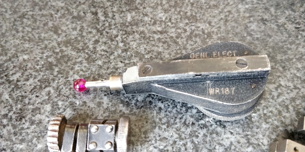 TESTED Dial Indicator: .001"- Standard Gage USA #012