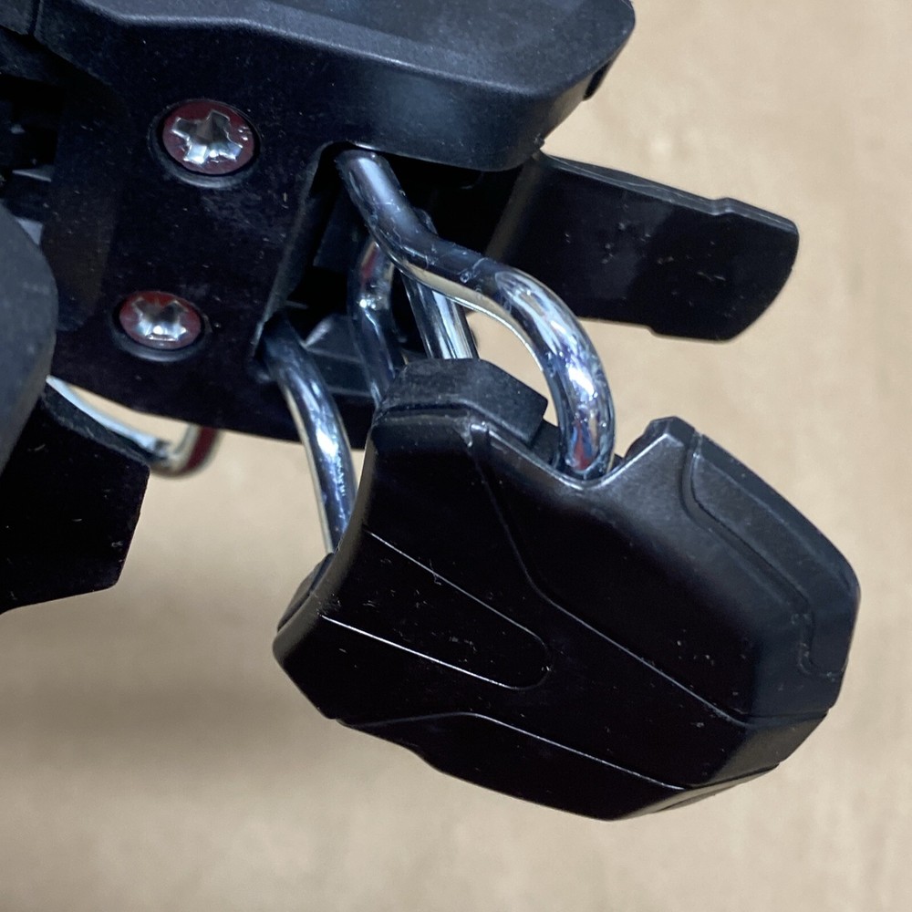 ARMADA SKI BINDING SEELING AS IS NOT SURE WHAT MODEL