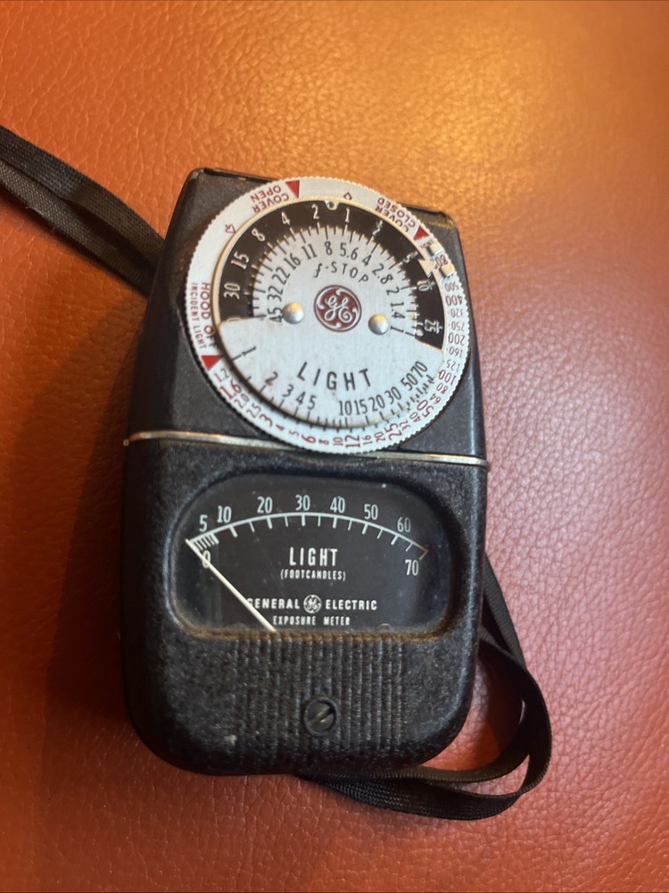 General Electric Exposure Light Meter Model DW-68