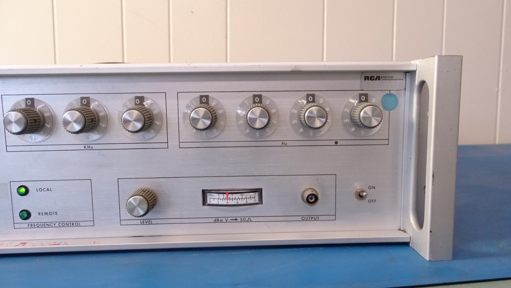 PROGRAMMED TEST SOURCES PTS 160 FREQUENCY SYNTHESIZER ~ PTS160