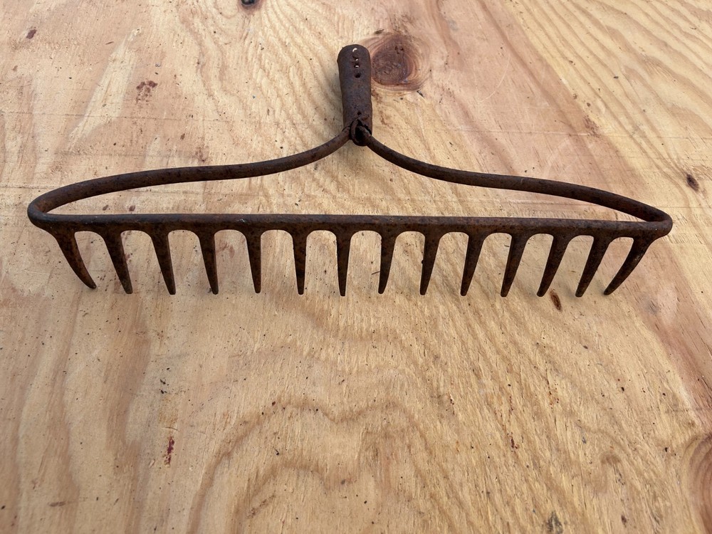 Rake Head Rusty Rustic no handle Original Vintage Primitive Metal