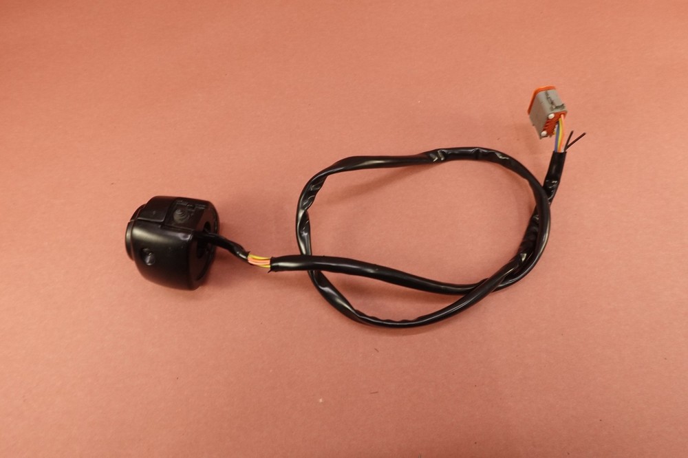 2000-2006 Harley Davidson FLHT Electra Glide LEFT HANDLEBAR SWITCH TURN SIGNAL