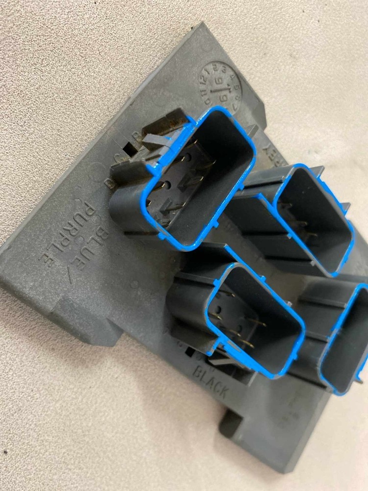 2000 GMC Sierra 1500 Tail Light Tail Lamp Circuit Board Control Module OEM