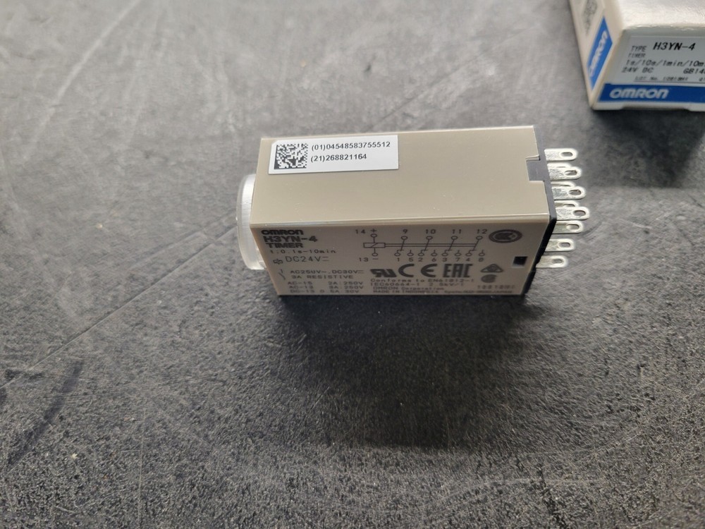 Omron H3YN-4 Timer.