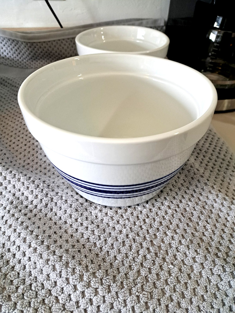 Crate & Barrel Heavy Nesting Mixing Bowl Set White & Blue Stripes 1-2 & 3 QUART