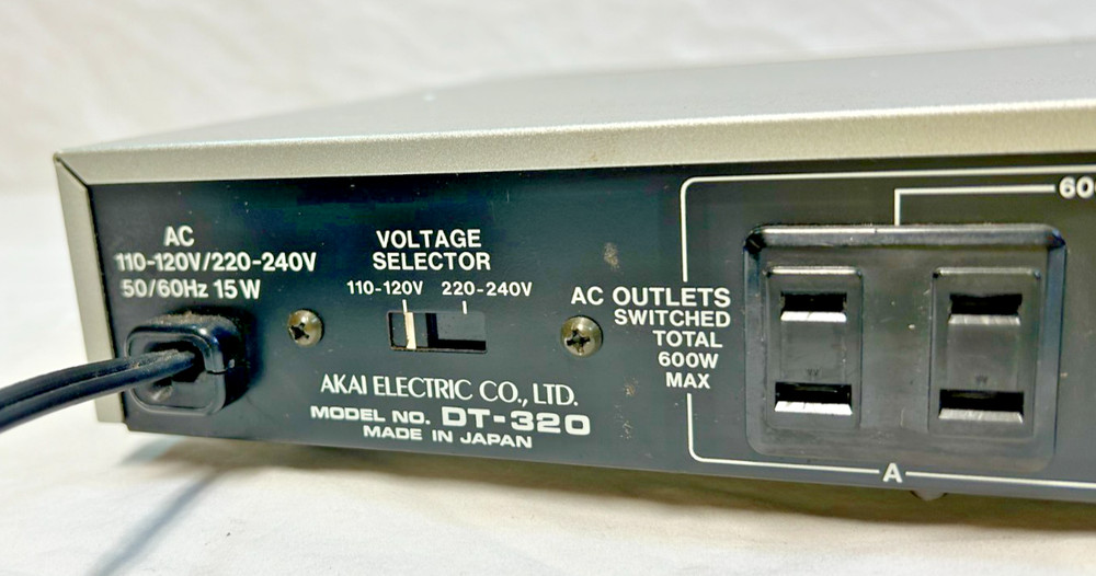 Vintage Akai DT-320 Quartz Count Programmable Audio Timer. Powers On