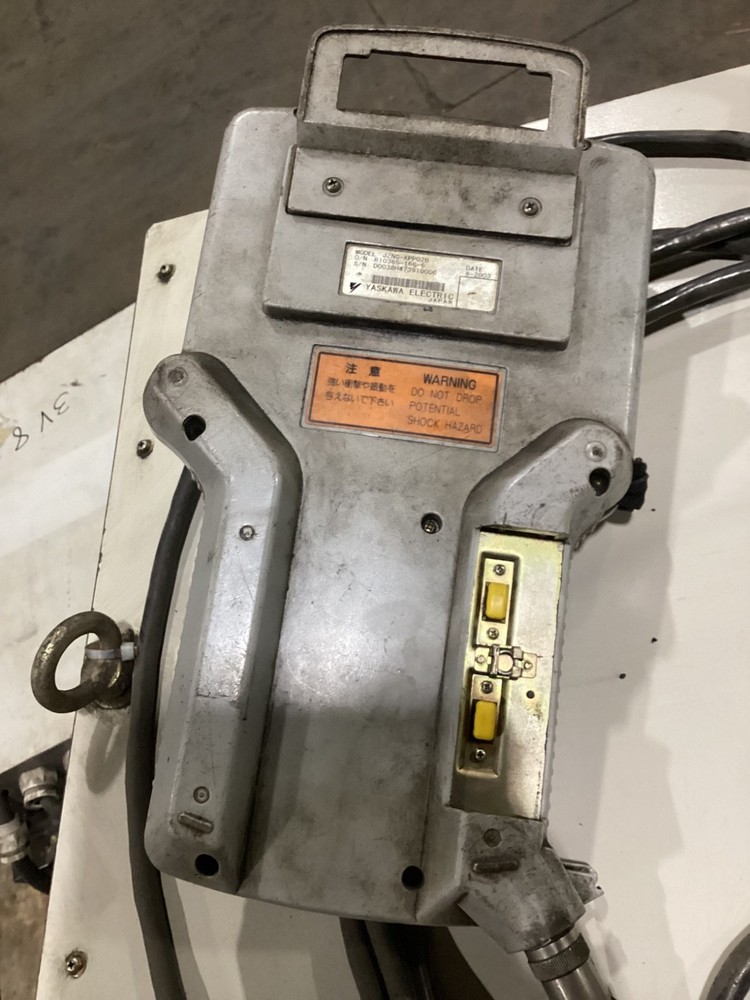 Yasnac XRC UP6 ROBOT SYSTEM Controller, ERCR-UP6-RB10 #401JM