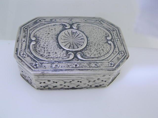 Estate 800 Silver Trinket Box octagon shaped w/ engraved patterns