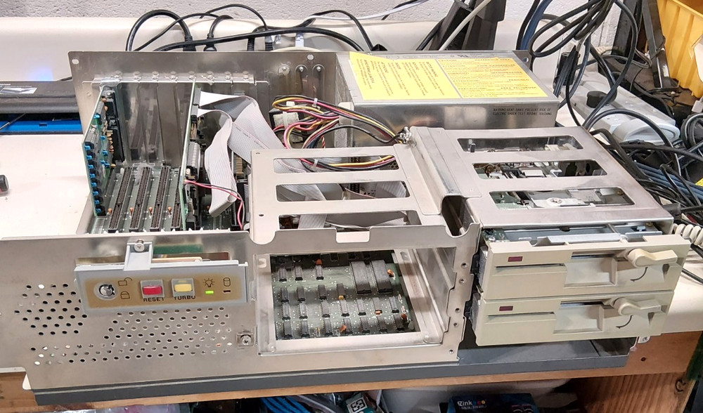 80s Turbo PC Personal Computer AT POWERS ON - READ