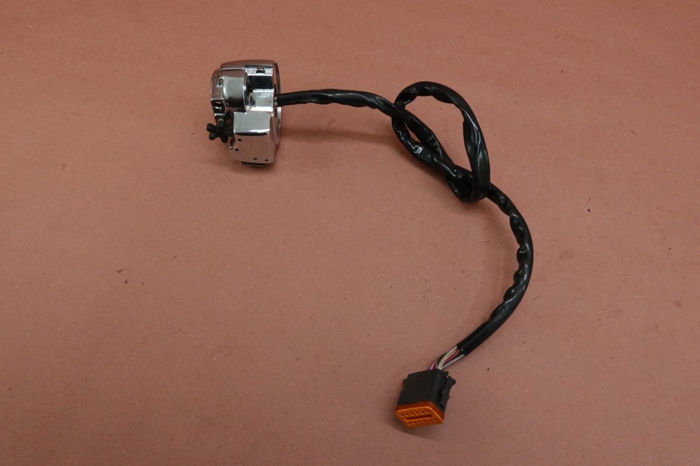 2000-2006 Harley Davidson Electra Glide RIGHT CONTROL SWITCH START STOP