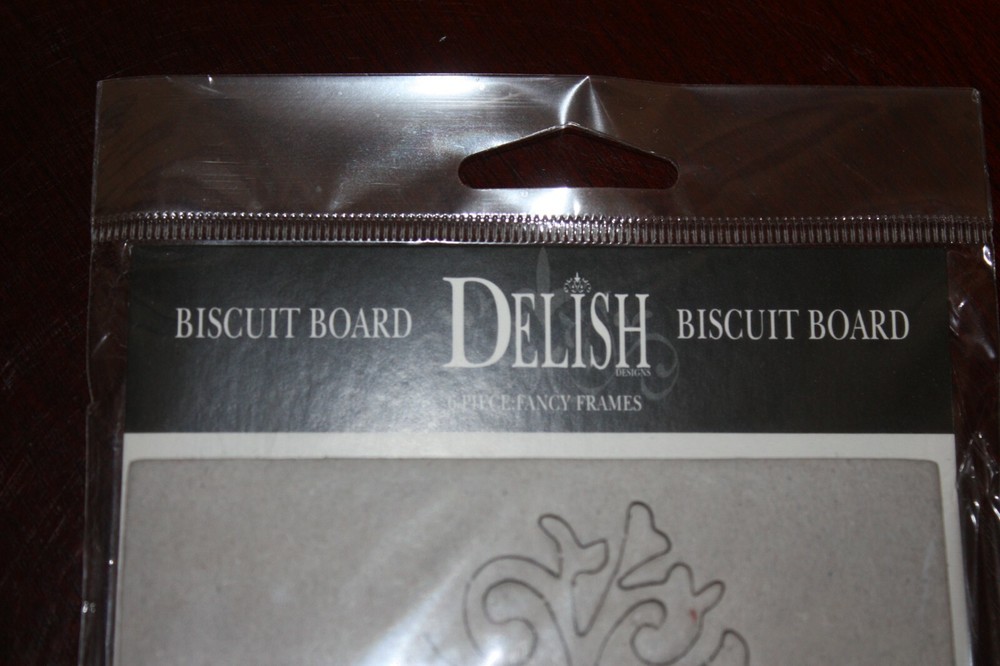 DELISH Biscuit Board 6 Piece Fancy Frames BNIP