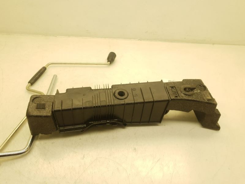 2008 LEXUS LS600HL JACK AND TOOL KIT