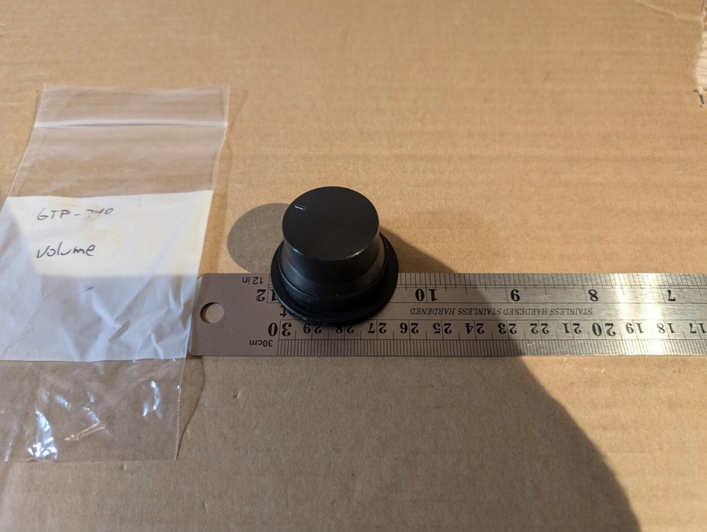 Adcom GTP-740 volume knob
