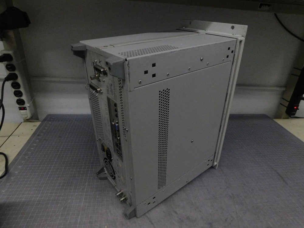 AGILENT E5062A NETWORK ANALYZER M4988