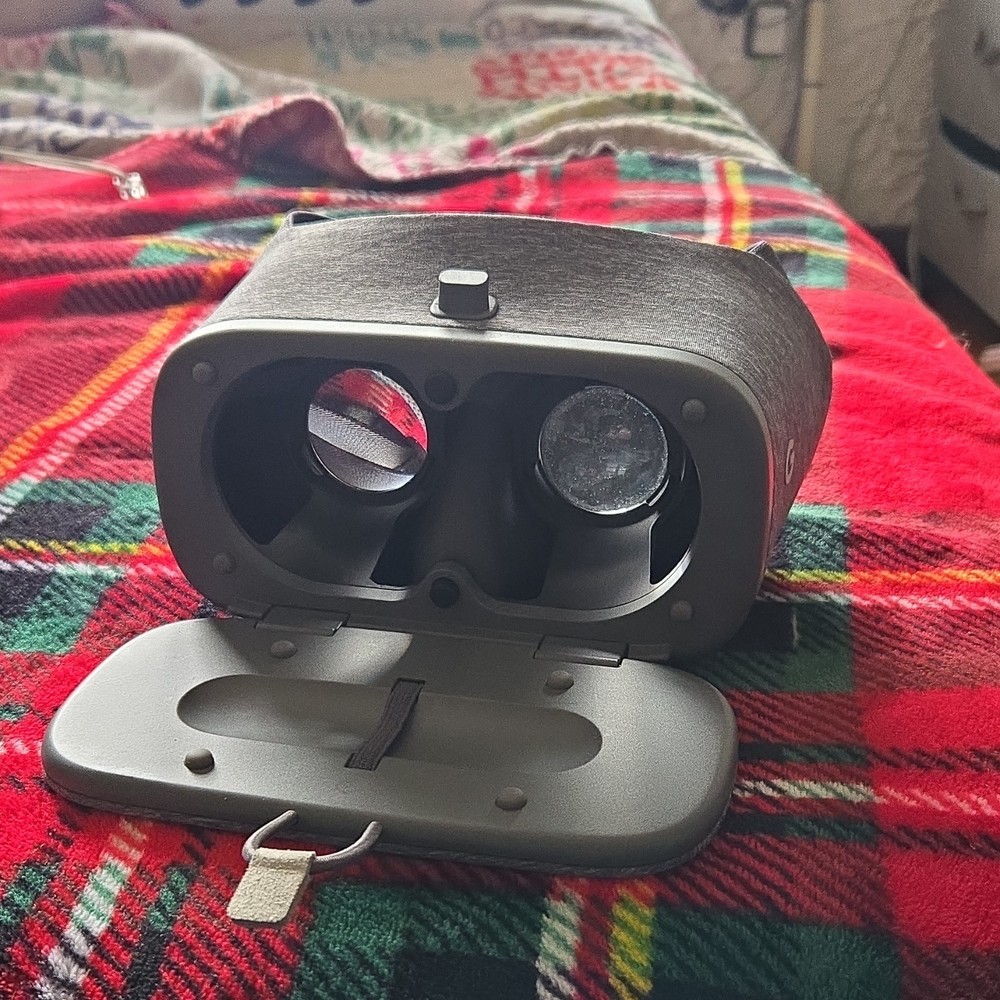 Google Daydream View Gray Smartphone VR Headset