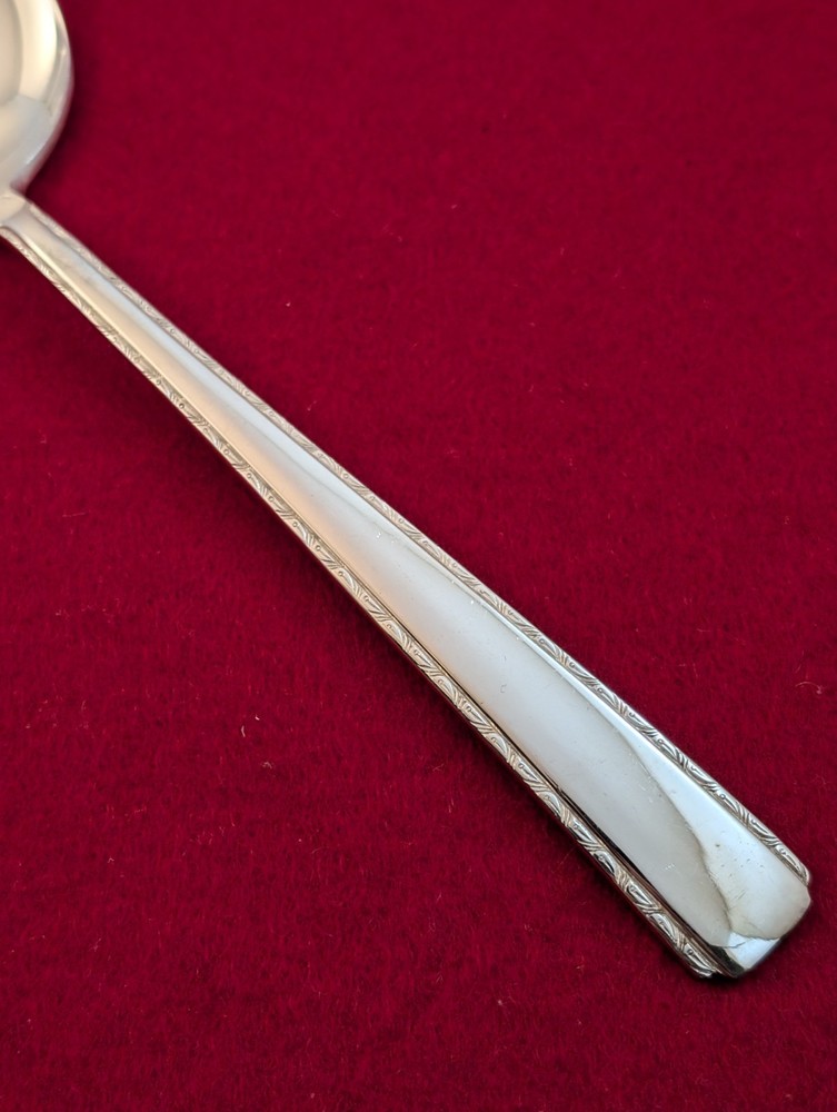 Unknown Mfg Nickel Silver UNF737 Glossy Pie Server 9 1/4" Silverware