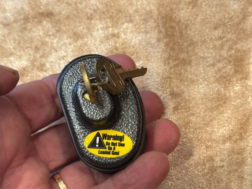 E70 - Master Trigger Gun Lock w/ 2 Key s Adjustable, Protective Pads
