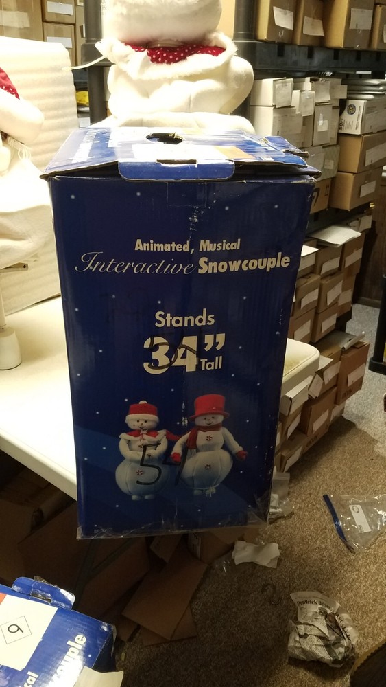 Animated Musical Interactive 34" Snowcouple