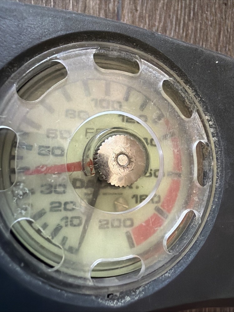 Dacor Console Gauge Analog Depth 200 FT glow Good Condition Ships Same Day Fast!