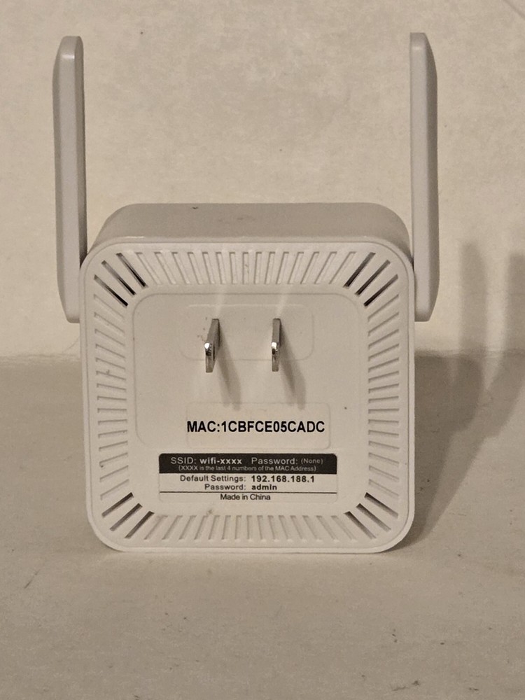Wireless Range Extender Wifi Repeater 300 MBPS White Electronics Internet Used