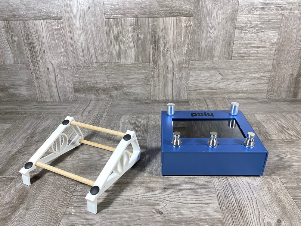 30º Angle Stand for Poly Effects Beebo / Digit - Guitar Effects - WHITE - USA