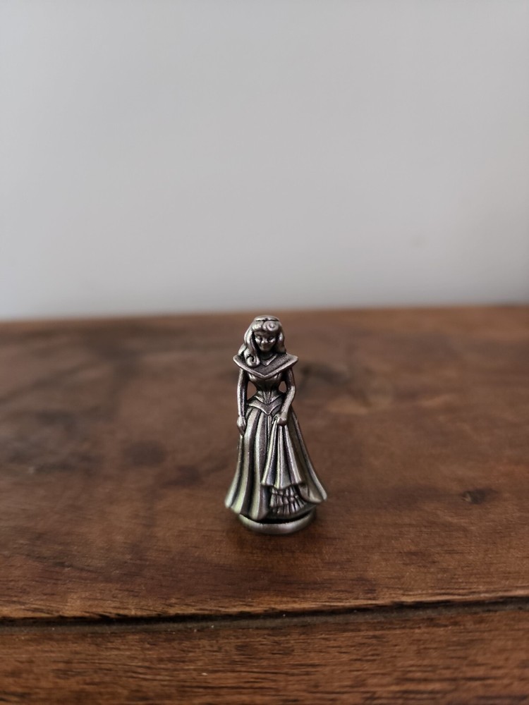 MONOPOLY 2001 The DISNEY Edition REPLACEMENT TOKEN Sleeping Beauty