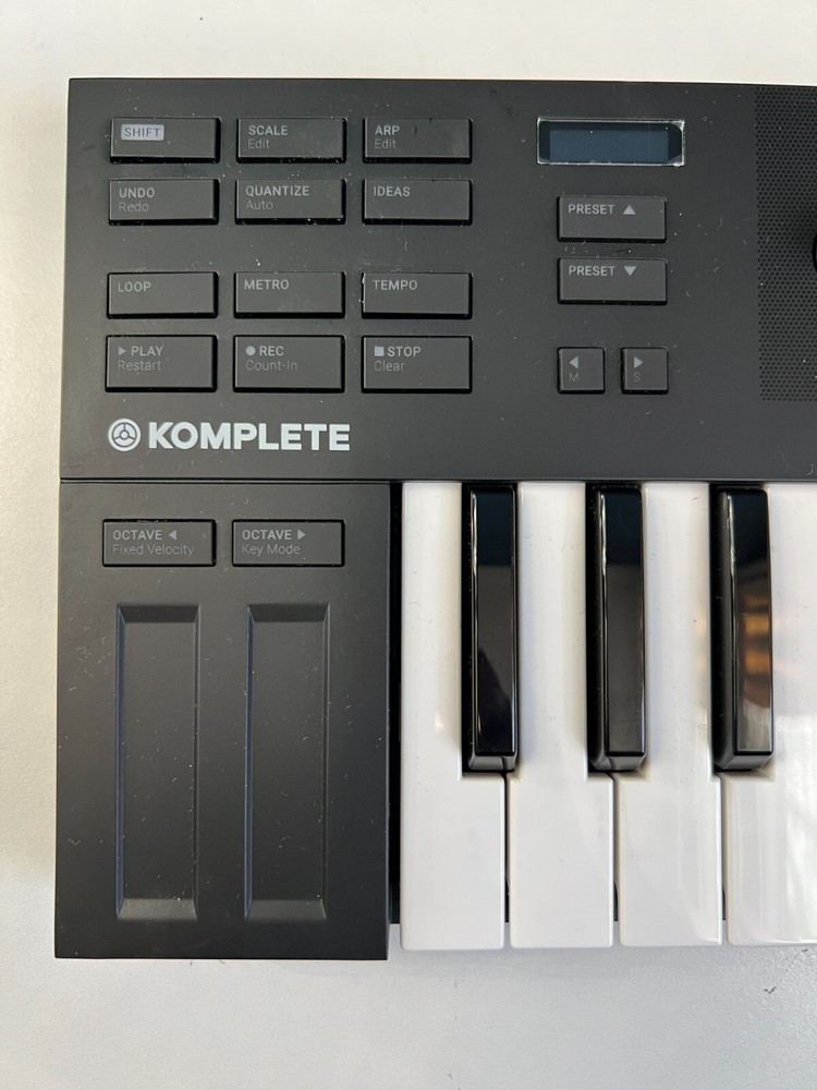 Native Instruments Komplete Kontrol M32 Controller Keyboard + Analog Cases Pulse