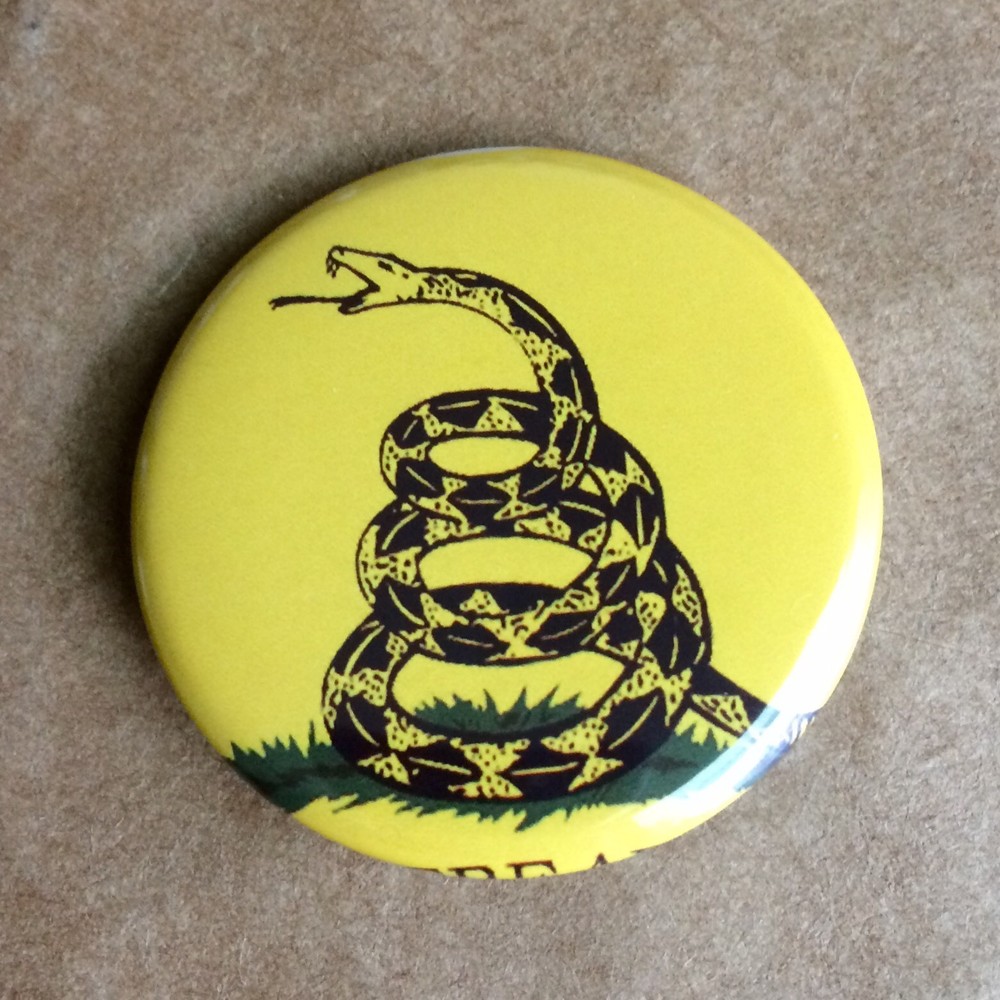 Don't Tread On Me Gadsen Flag 2nd Amendment Pin Back Button - 1.5"