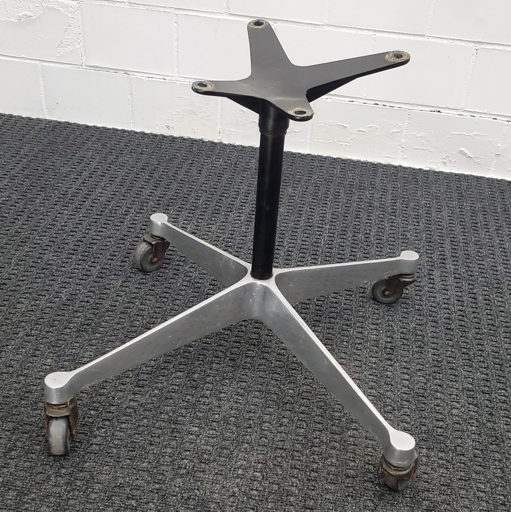 Herman Miller Eames Contract Swivel Aluminum Base Shell Chair Rolling Casters