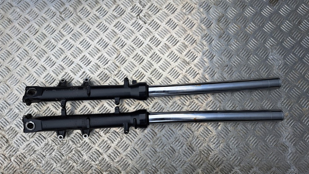 Honda cbr 1000f SC24 Front Forks. 1990