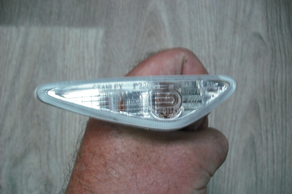 MAZDA 6  FRONT WING SIDE MARKER INDICATOR  STANLEY  RIGHT SIDE