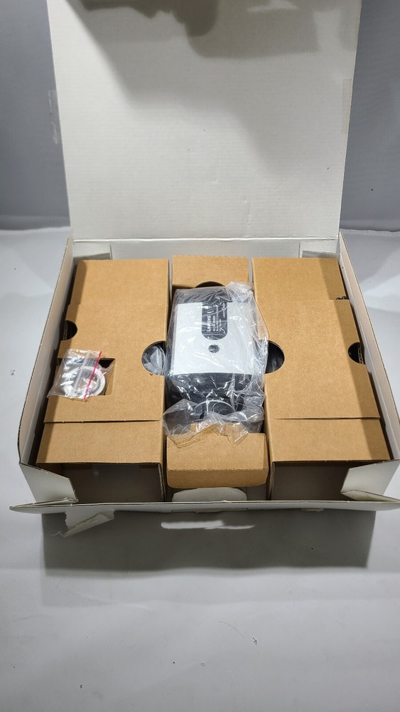 Linksys WVC2300 Wireless MMO CCD Internet Security Computer Video Camera + Audio