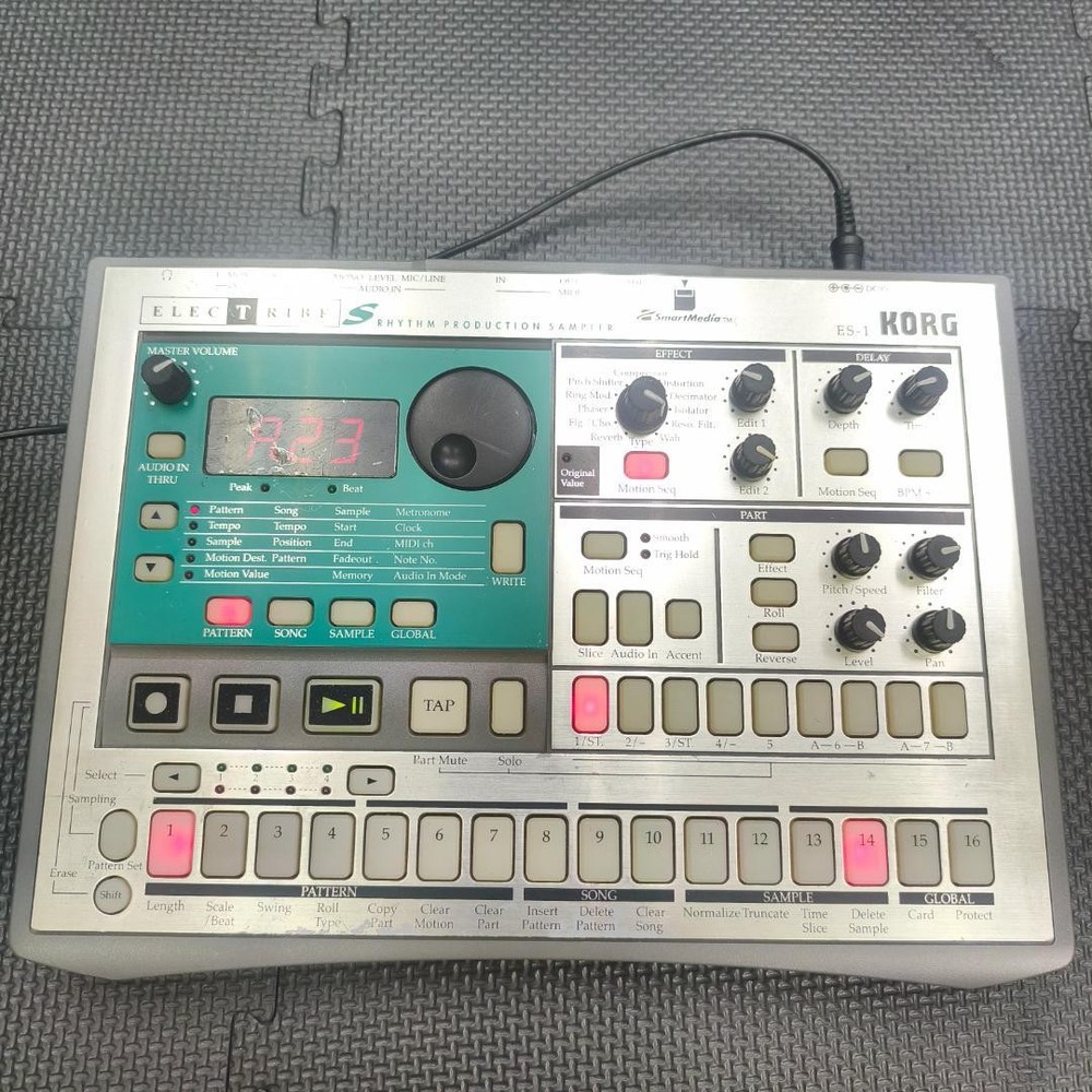KORG ES-1 Sampler Sequencer Rhythm Machine