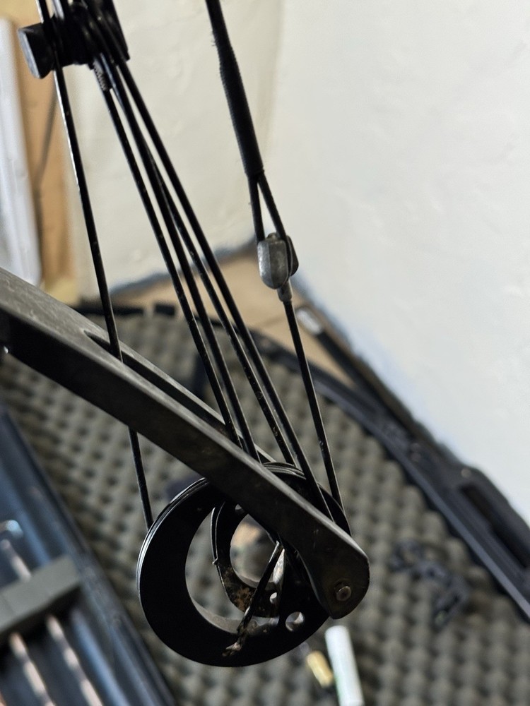 Browning Compound Bow Kit MR Reflex Trophy Ridge Arrows Case