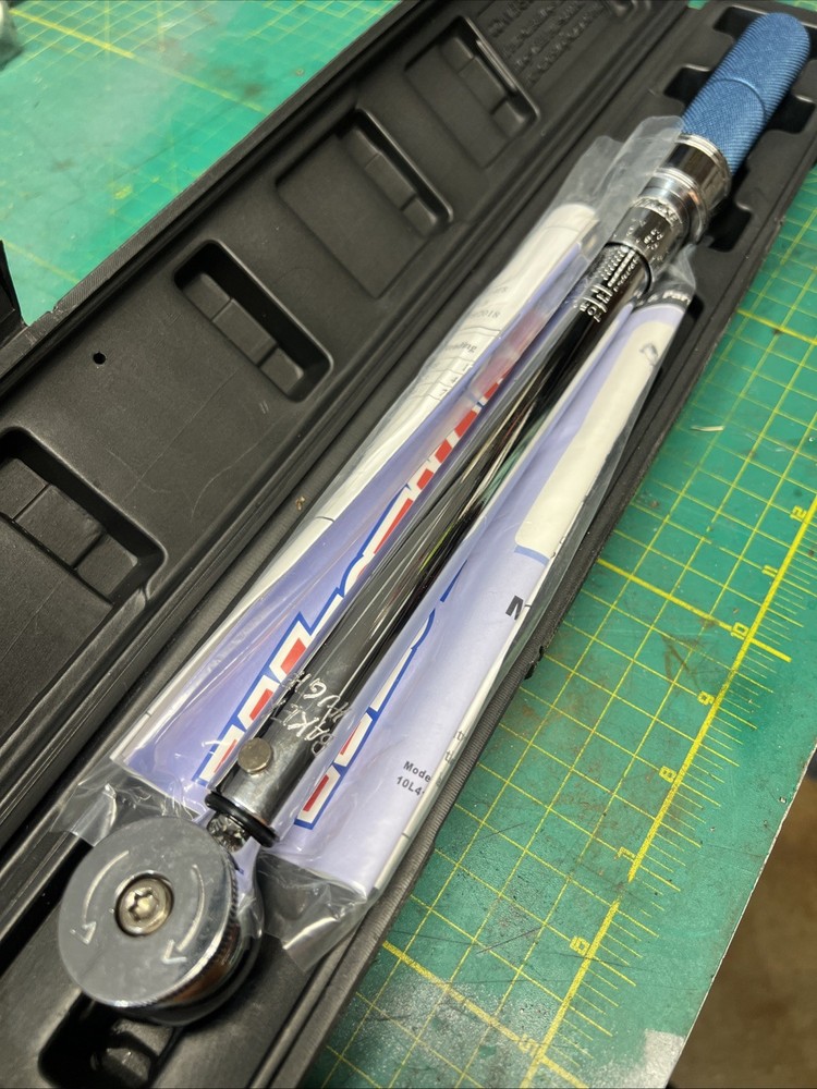 Westward Micrometer Torque Wrench 55JA95 20-100FT/LB 3/8" Drive