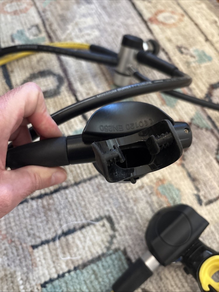 Mares Mission Guardian Computer Console, Decor And Genesis GS2000 Scuba