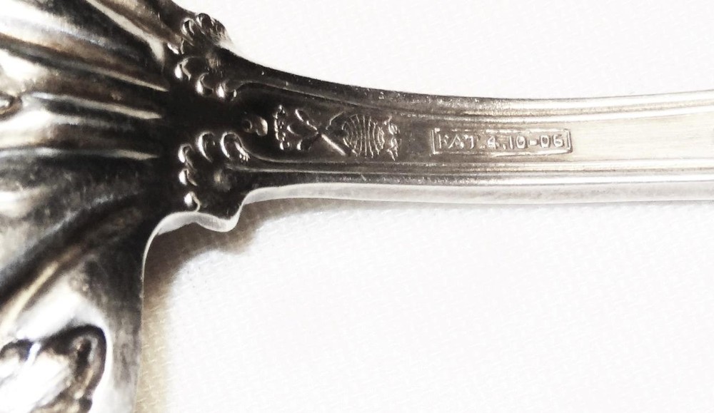 8" LONG SELDOM FOUND MOSELLE PATTERN SILVER PLATED TOMATOE SERVER