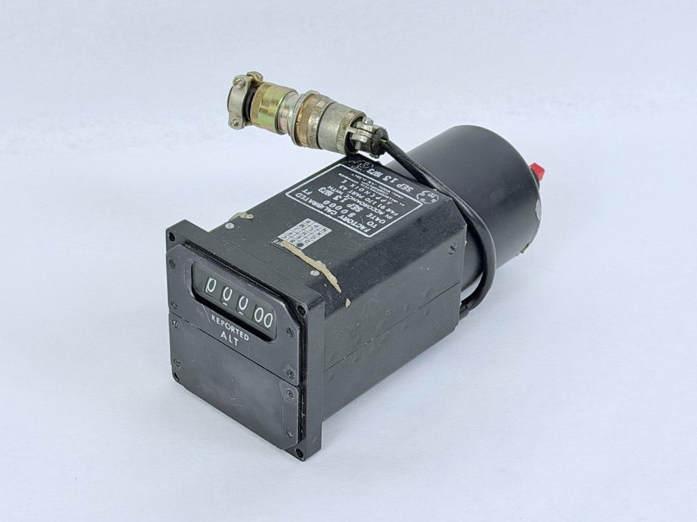 Encoding Altimeter Intercontinental Dynamics EAI-153-14000 Vintage 1973 Avionics