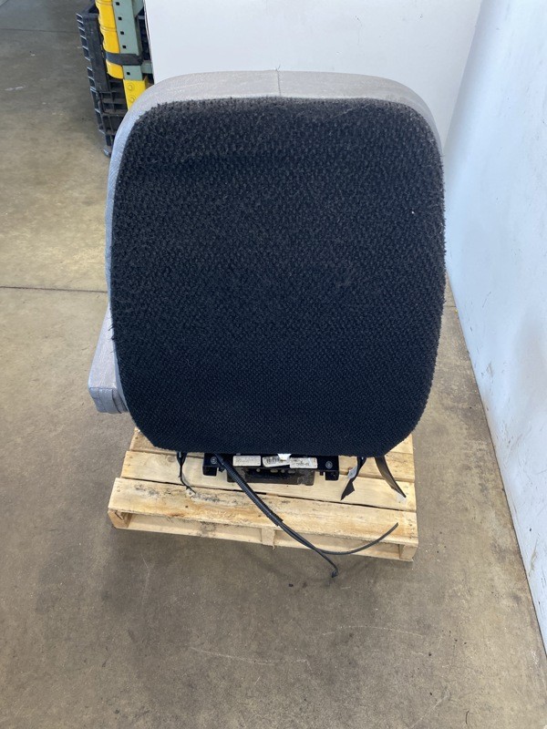2014 Mack CXU Seat (616-12341)