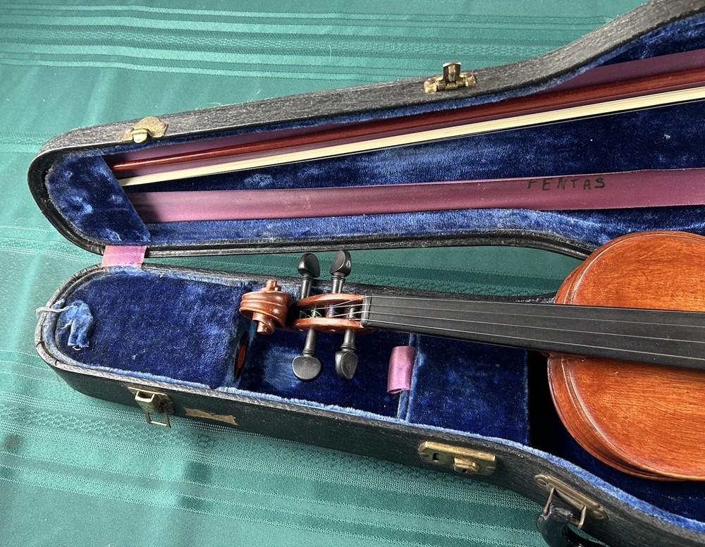Old Full Size Violin With Hard Case And Bow