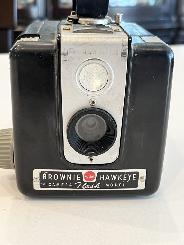 KODAK BROWNIE HAWKEYE CAMERA FLASH MODEL VINTAGE