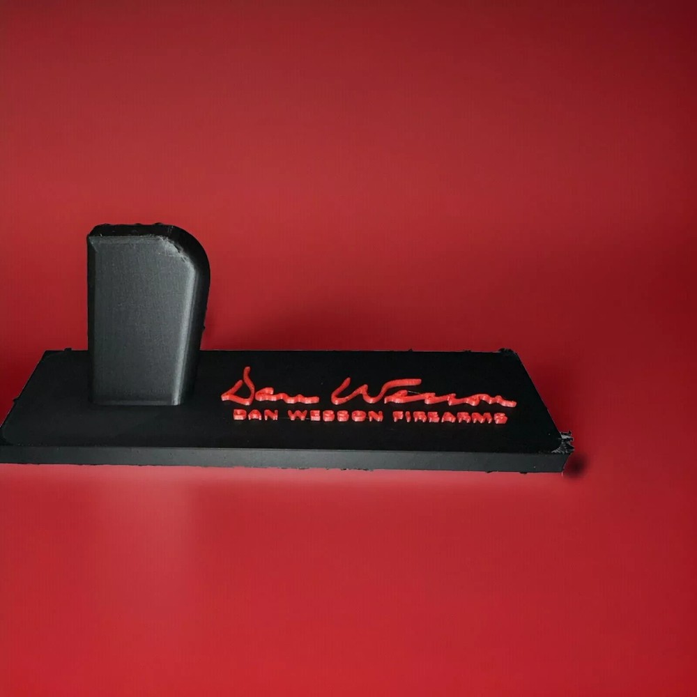 Dan Wesson 1911 Pistol Display Stand