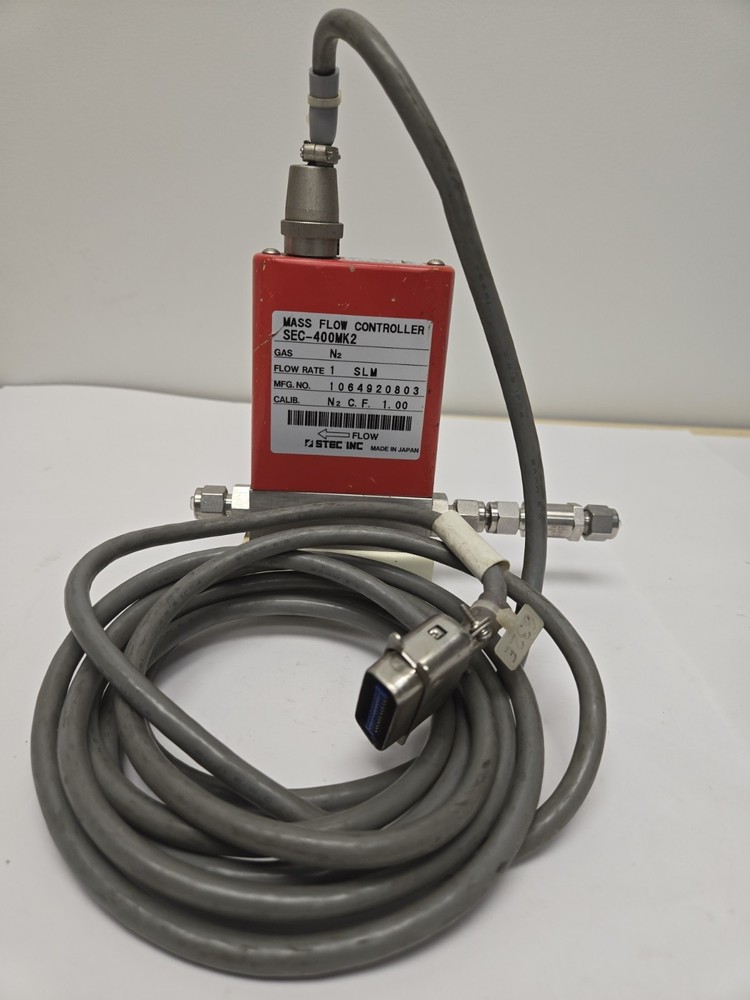 STEC MASS FLOW CONTROLLER SEC-400MK2 WITH CABLE.