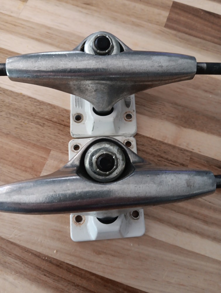 Bullet skateboard trucks 7.25