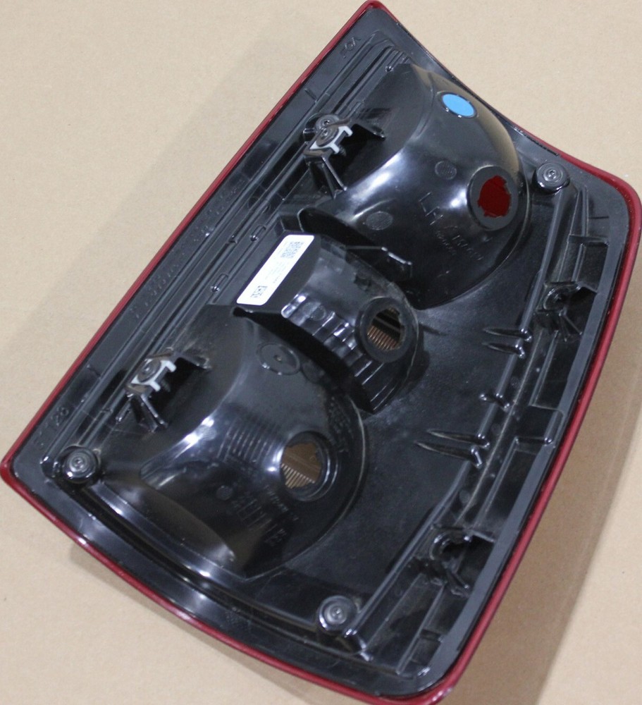 2019-2024 Dodge RAM 2500 Left Driver-Side TAILLIGHT Tail Lamp OEM 68361715AE