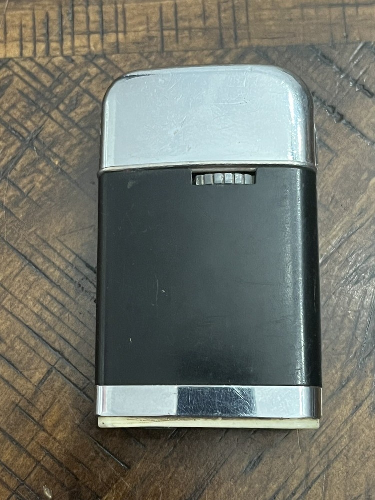 Vintage Black Ronson Lighter (Used)