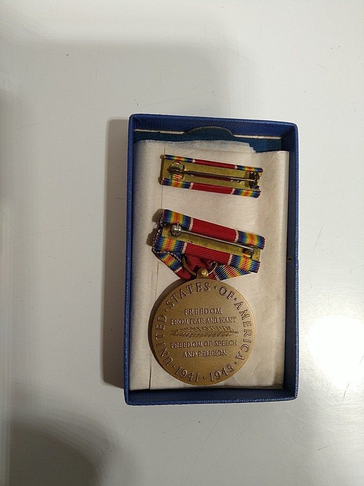 WWII 71-M-945 Service award